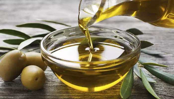los beneficios del aceite de oliva para las salud de tu gato